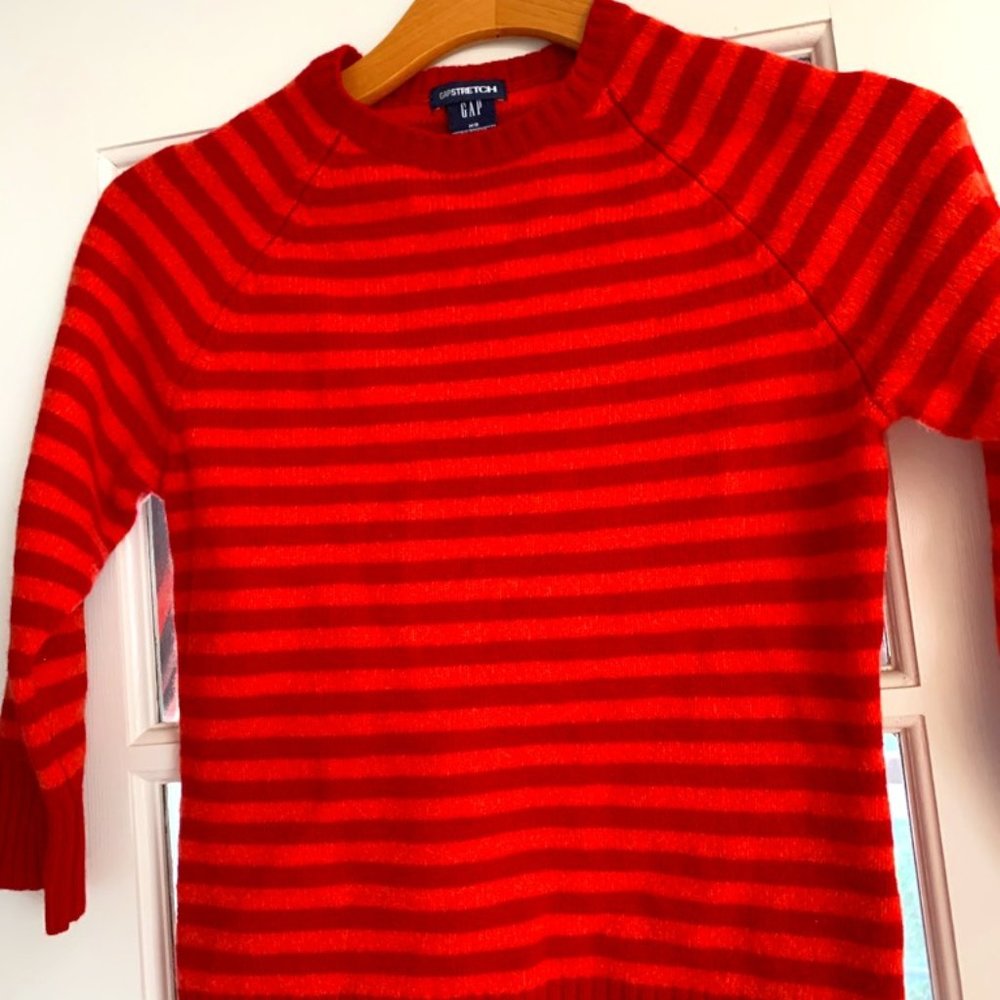 Women's Gap Red Sweater (NWOT)